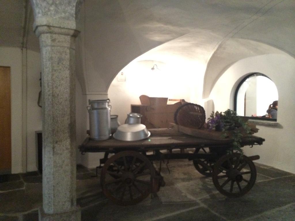 Osteria Del Centro बिस्तर और नाश्ता Brusio
